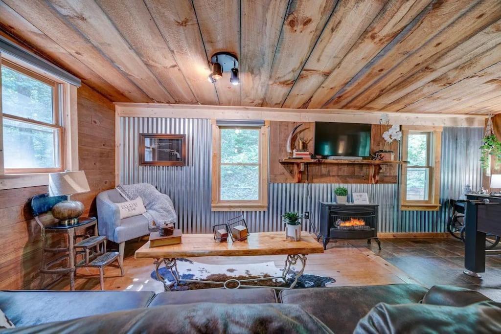 Bear Den Bungalow With Hot Tub Near Blue Ridge And Ellijay Esterno foto