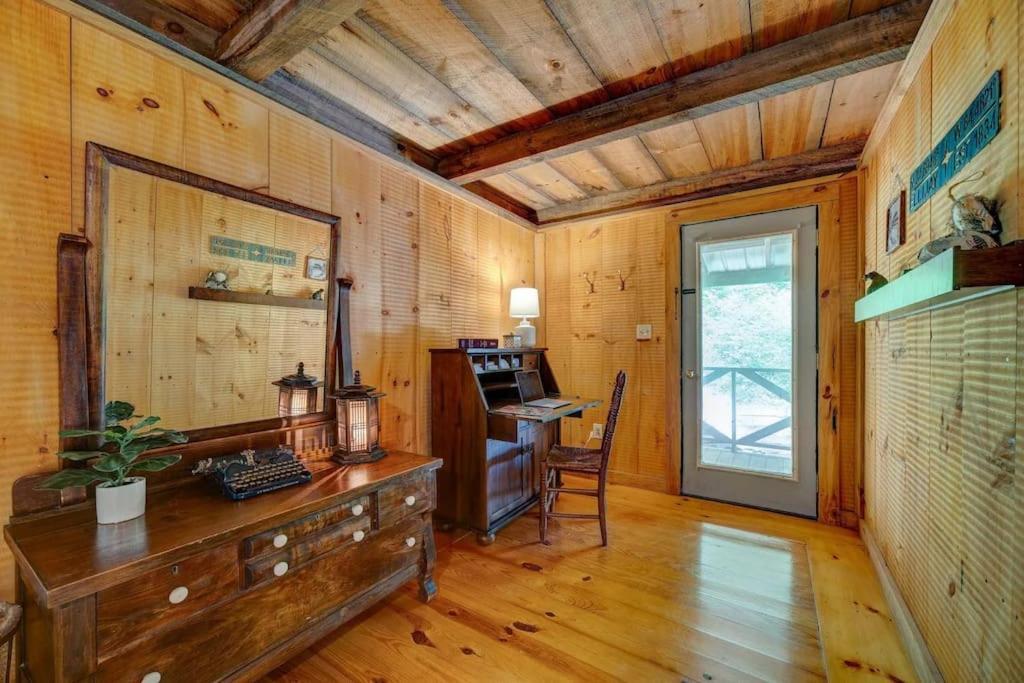 Bear Den Bungalow With Hot Tub Near Blue Ridge And Ellijay Esterno foto