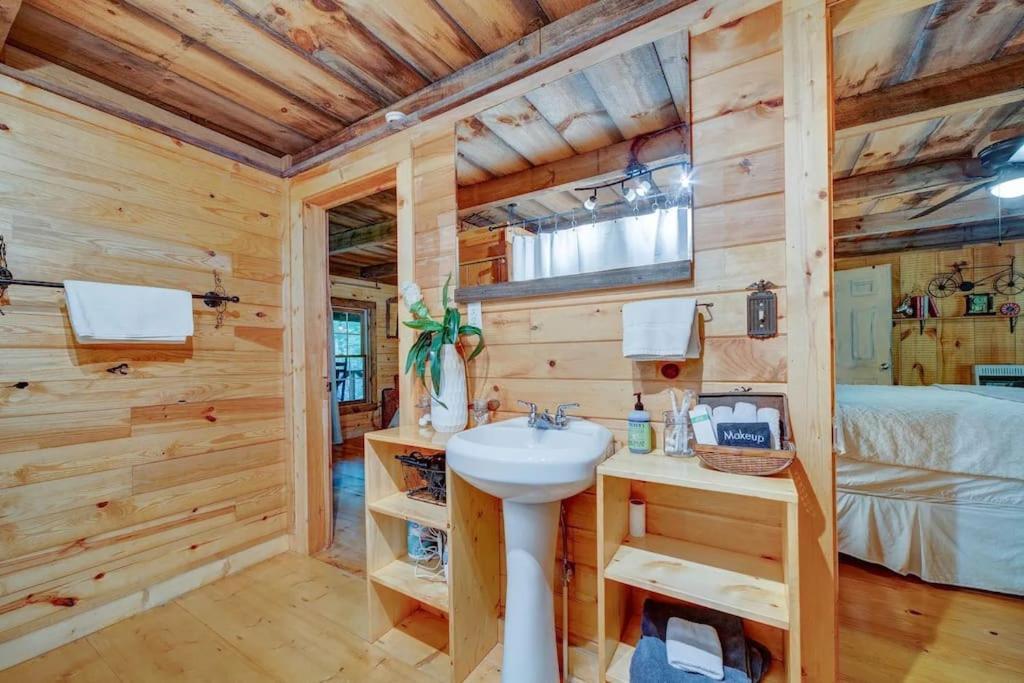 Bear Den Bungalow With Hot Tub Near Blue Ridge And Ellijay Esterno foto